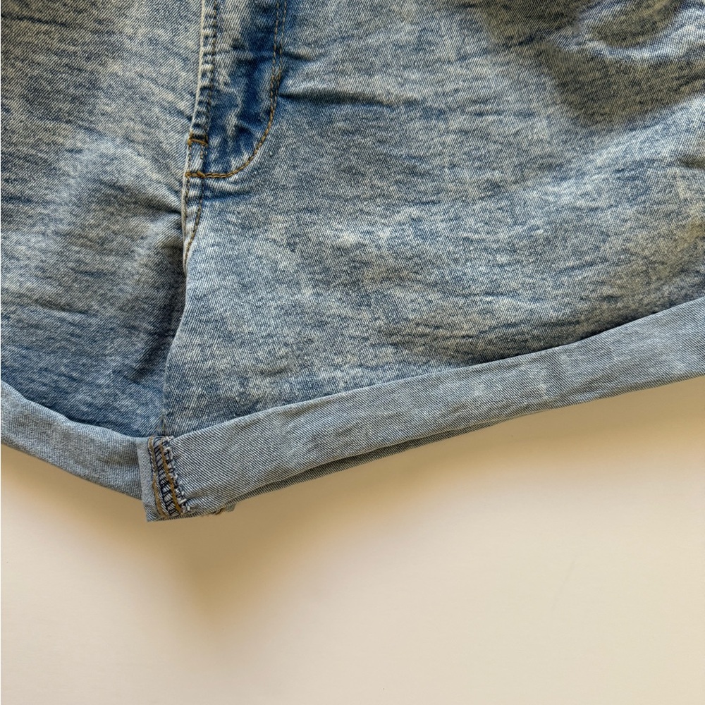 High waisted pleated jean shorts - Picture 4 of 11